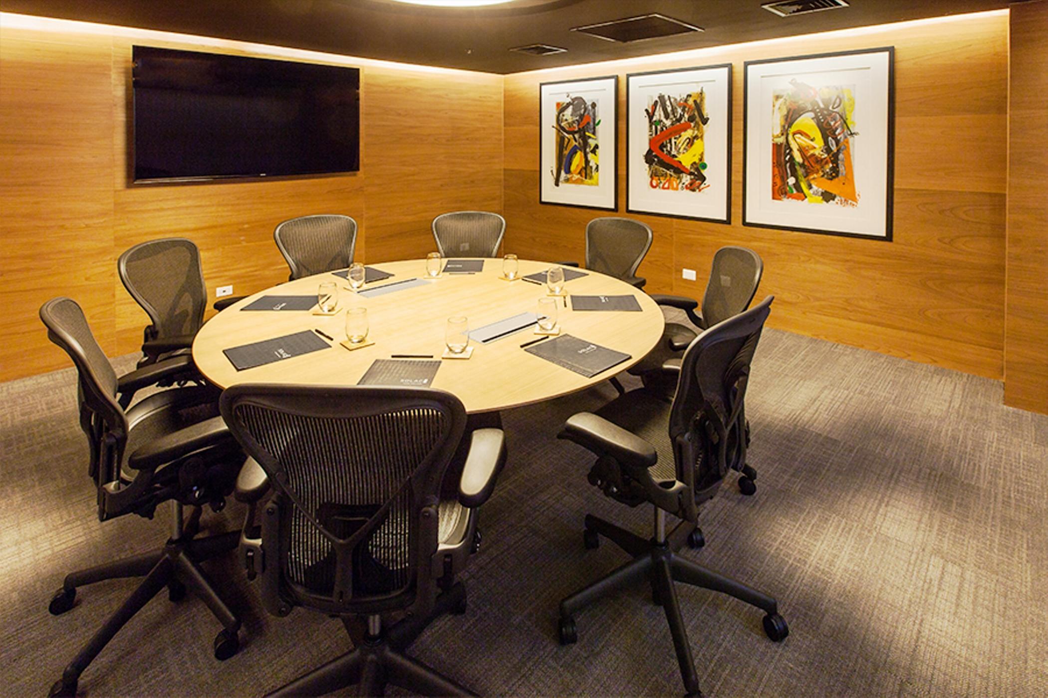 Solace Hotel Santiago Exterior photo A meeting room at the London Business School