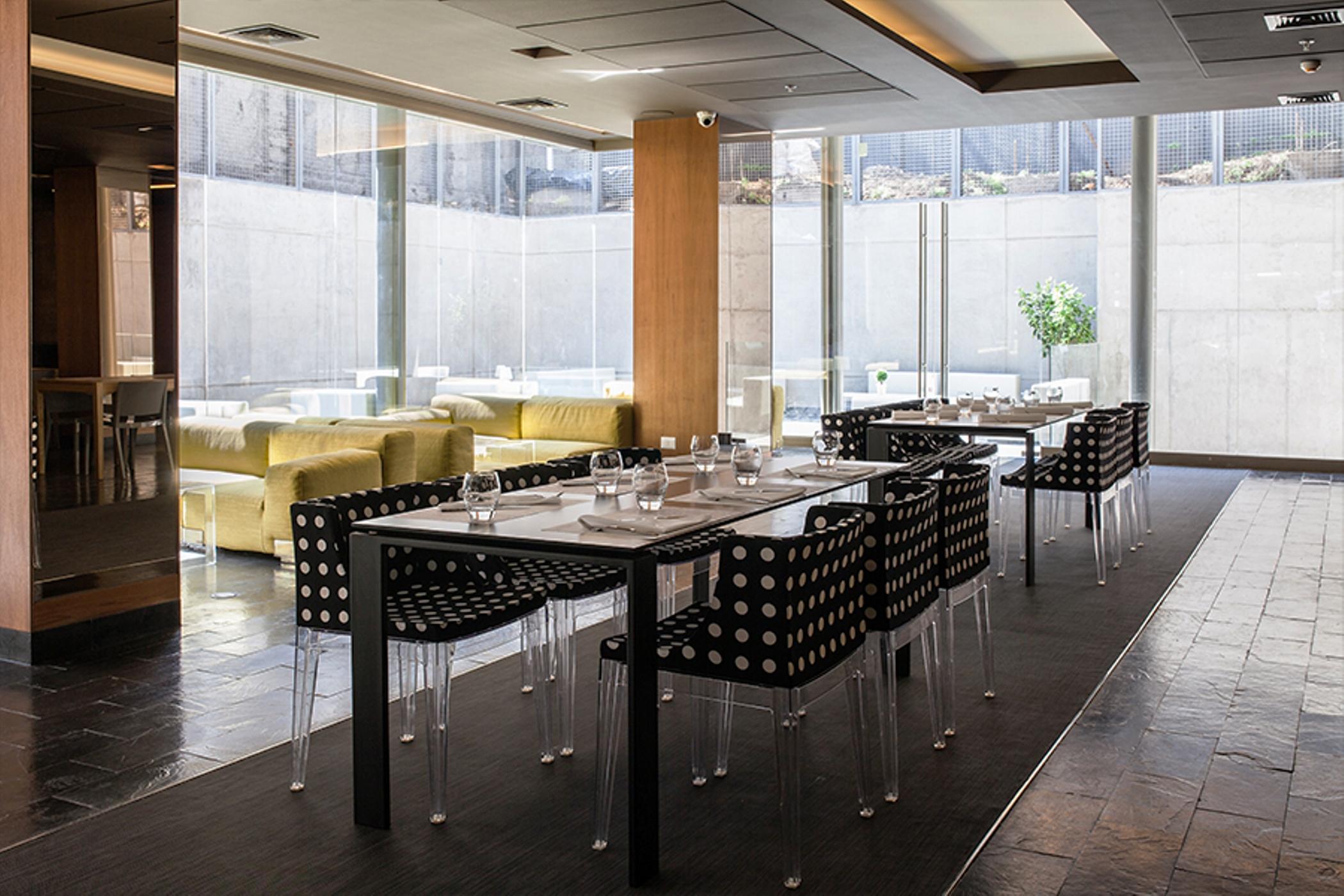 Solace Hotel Santiago Exterior photo Restaurant