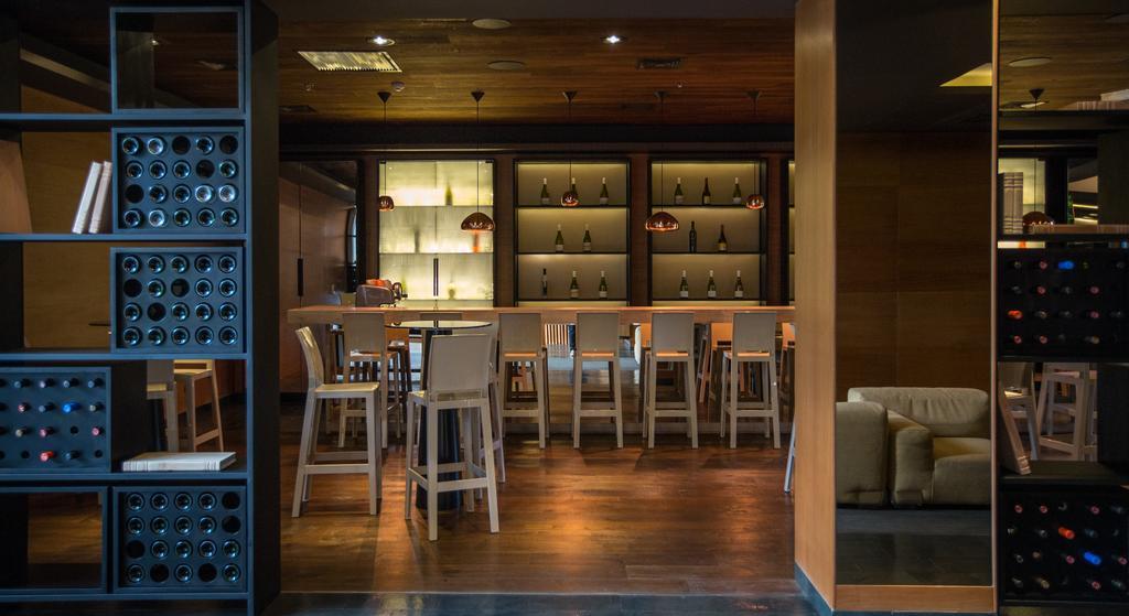 Solace Hotel Santiago Exterior photo The bar at the lounge