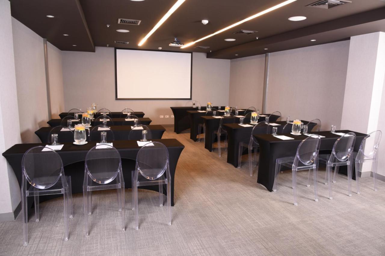 Solace Hotel Santiago Exterior photo Meeting room