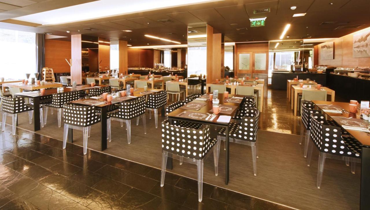 Solace Hotel Santiago Exterior photo The restaurant